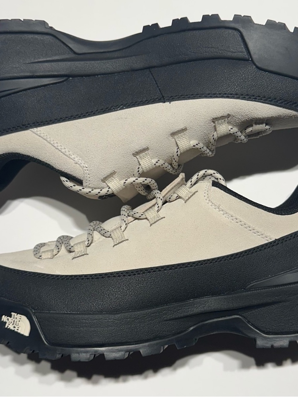 The North Face Glenclyffe Urban Low. White Dune Black. Hiking Trail shoes size 8